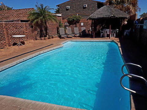 Villa Eight - Accommodation Main Beach 2