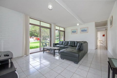 Villa Ellisa, Unit 1/10 Columbia Close - Accommodation Main Beach 2