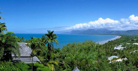 Villa Empat Puluh Dua - Accommodation Main Beach 2