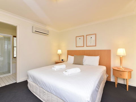 Villa Executive 2br Ferre Resort Condo Located Within Cypress Lakes Resort (nothing Is More Central) - Accommodation Main Beach 1