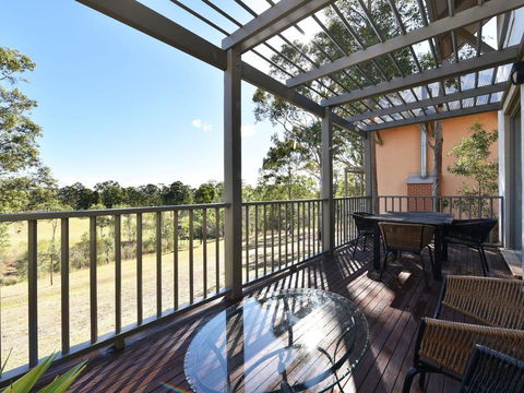 Villa Executive 2br Ferre Resort Condo Located Within Cypress Lakes Resort (nothing Is More Central) - Accommodation Main Beach 3