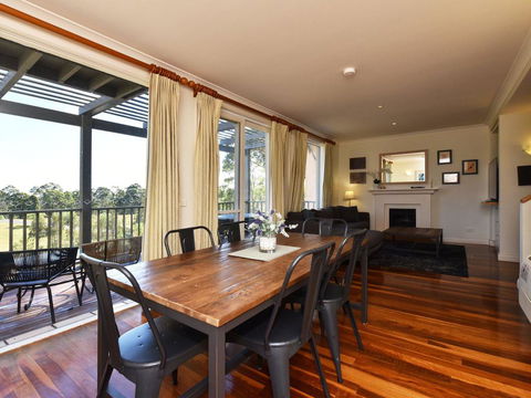Villa Executive 2br Ferre Resort Condo Located Within Cypress Lakes Resort (nothing Is More Central) - Accommodation Main Beach 0