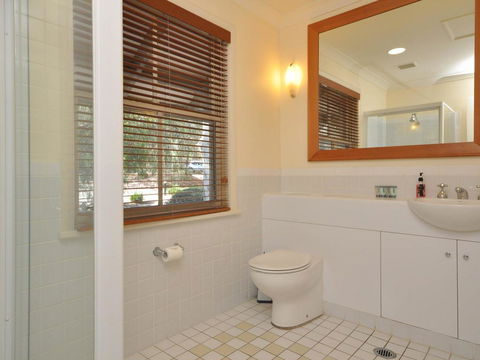 Villa Executive 2br Petit Verdot Resort Condo Located Within Cypress Lakes Resort (nothing Is More Central) - Accommodation Main Beach 2