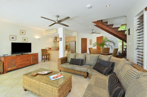 Villa Frangipani - Accommodation Main Beach 0