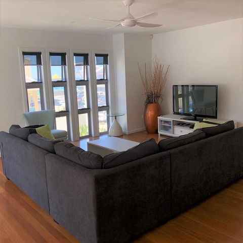 Villa Garfield Surfers Paradise - Accommodation Main Beach 2