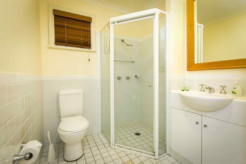 Villa Grenache - Accommodation Main Beach 3