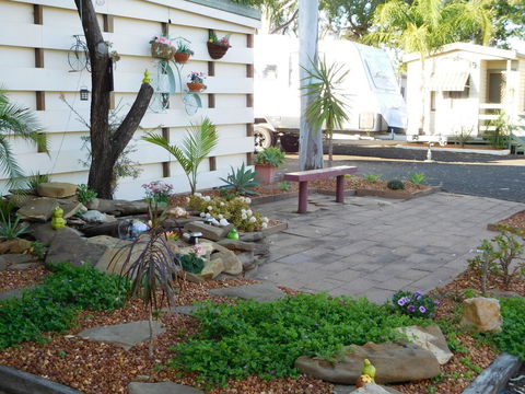 Villa Holiday Park - Accommodation Main Beach 0