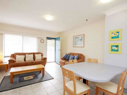 Villa Manyana Unit 25 - Accommodation Main Beach 0