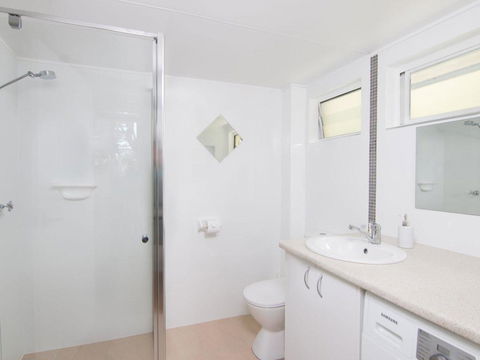 Villa Manyana Unit 28 - Accommodation Main Beach 1