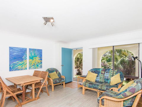 Villa Manyana Unit 28 - Accommodation Main Beach 3