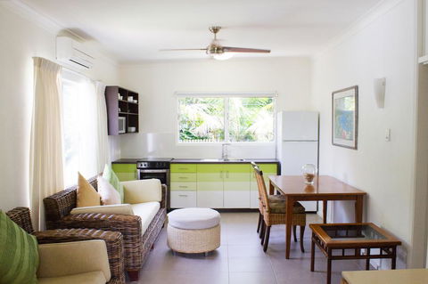 Villa Marine Holiday Apartments Cairns - Accommodation Main Beach 2