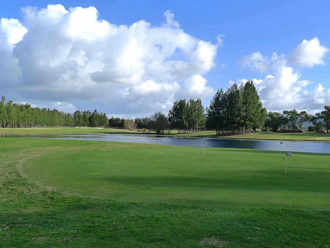 Villa On The Green - Accommodation Main Beach 3