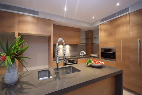 Villa One On Murphy - Luxury Holiday Villa - Accommodation Main Beach 3