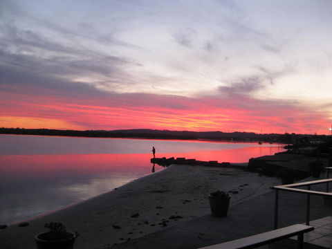 Villa Riviera On River Front - Accommodation Main Beach 1