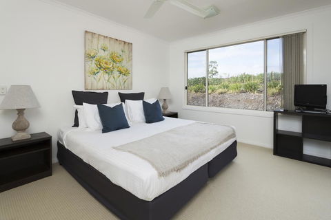 Villa Siena - Accommodation Main Beach 3