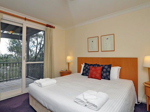 Villa Spa Executive 1br Pinot Resort Condo Located Within Cypress Lakes Resort (nothing Is More Central) - Accommodation Main Beach 2