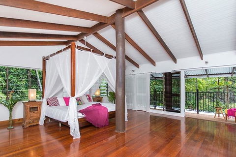Villa Zena - Accommodation Main Beach 2