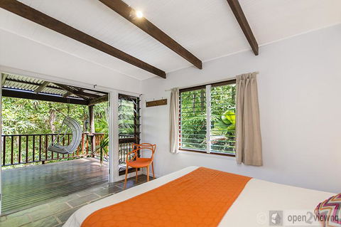 Villa Zena - Accommodation Main Beach 3