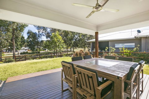 Vino E Golf - Accommodation Main Beach 1