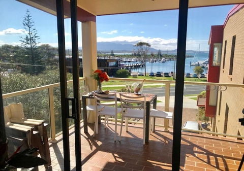 Vista Marina Penthouse #6 - Accommodation Main Beach 1