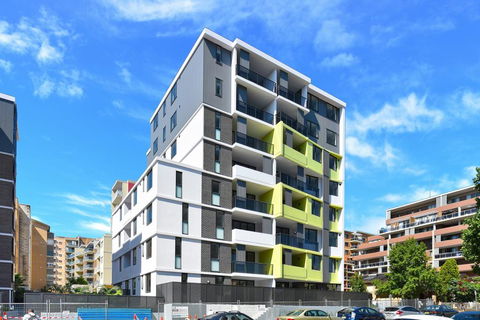 Vogue 39 Apartment - Accommodation Main Beach 1