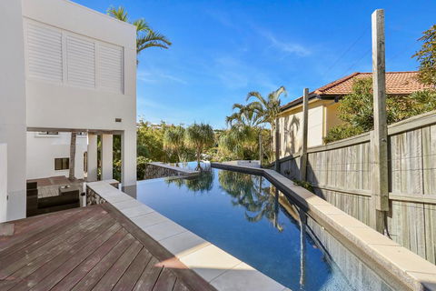 Voyagers Vista - Accommodation Main Beach 2