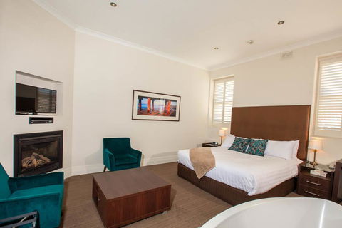 Vue Grand Hotel - Accommodation Main Beach 2