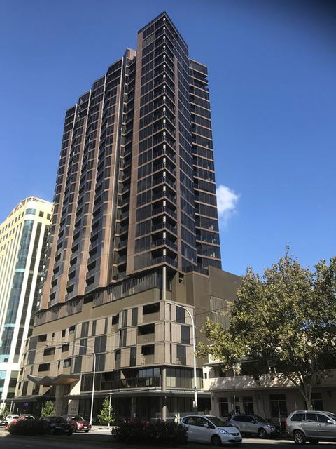 VUE Penthouse On King William - Accommodation Main Beach 1