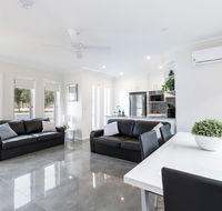 Wagga Apartments 1 - Accommodation Main Beach