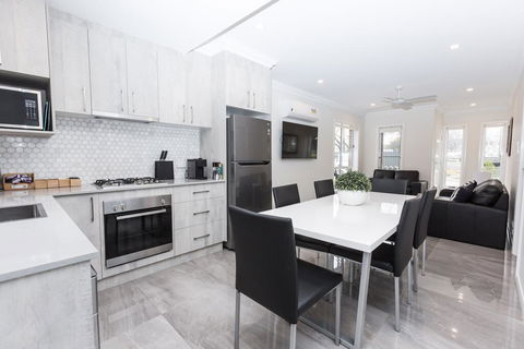 Wagga Apartments #2 - Accommodation Main Beach 0