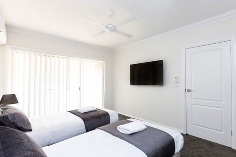 Wagga Apartments #4 - Accommodation Main Beach 3