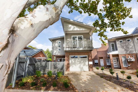 Wagga Apartments #5 - Accommodation Main Beach 1