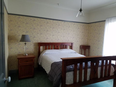 Wagga Wagga Country Cottages - Accommodation Main Beach 2