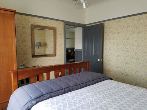 Wagga Wagga Country Cottages - Accommodation Main Beach 1