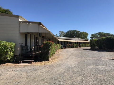 Wagon Wheel Motel - Accommodation Main Beach 3