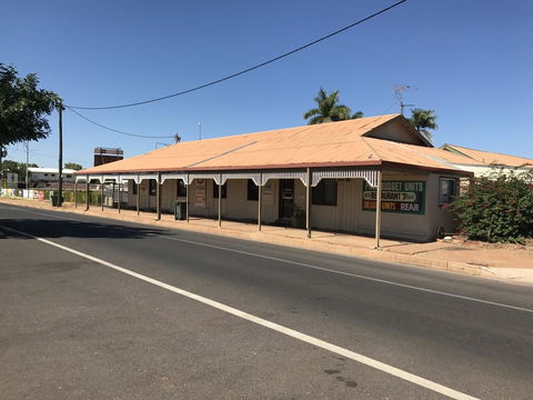 Wagon Wheel Motel - Accommodation Main Beach 0