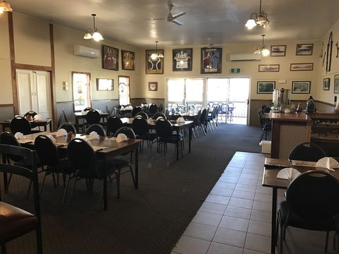 Wagon Wheel Motel - Accommodation Main Beach 1