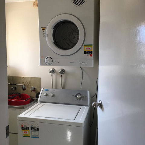 Wakeford St - Accommodation Main Beach 3