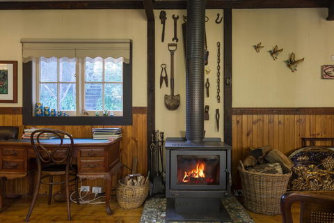 Walhalla Coach House - Accommodation Main Beach 2