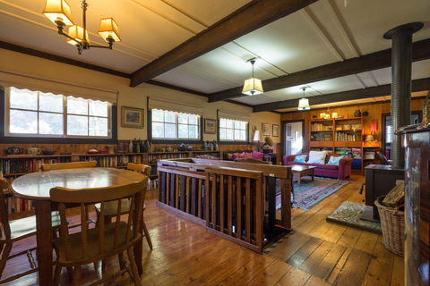 Walhalla Coach House - Accommodation Main Beach 3