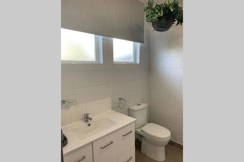 Walk To Lamberts Beach With Wi-fi And Netflix - Accommodation Main Beach 3