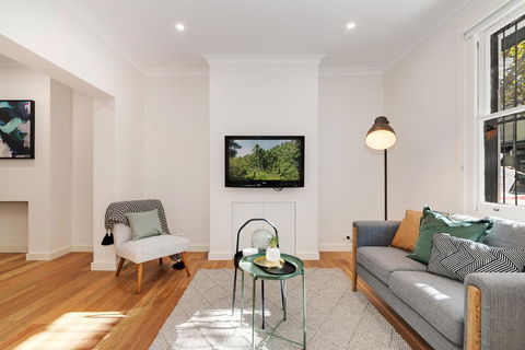 Walk To The City, Fish Market, Darling Harbour - Accommodation Main Beach 2