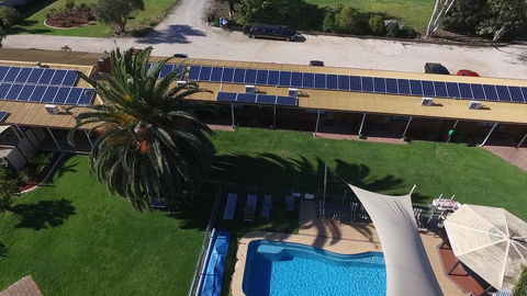Walkabout Motel - Accommodation Main Beach 0