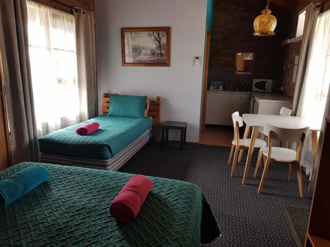 Walkabout Motel - Accommodation Main Beach 3