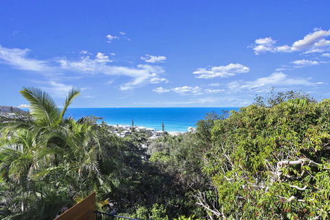 Walking On Sunshine - Accommodation Main Beach 1