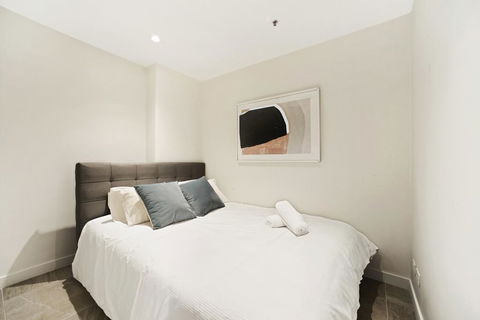 Walking To Darling Harbour, Townhall, QVB,ICC. - Accommodation Main Beach 1