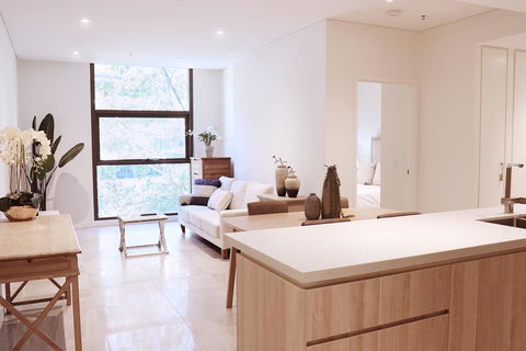 Walking To Darling Harbour, Townhall, QVB,ICC. - Accommodation Main Beach 2