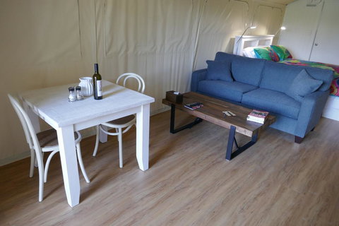 Wallabies Rest - Accommodation Main Beach 3