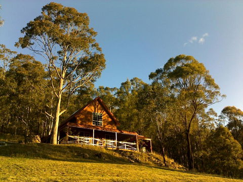 Wallaby Leap - Accommodation Main Beach 2