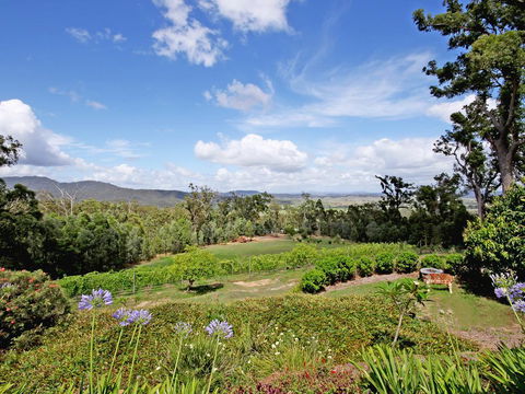 Wallaby Ridge Retreat - Accommodation Main Beach 3